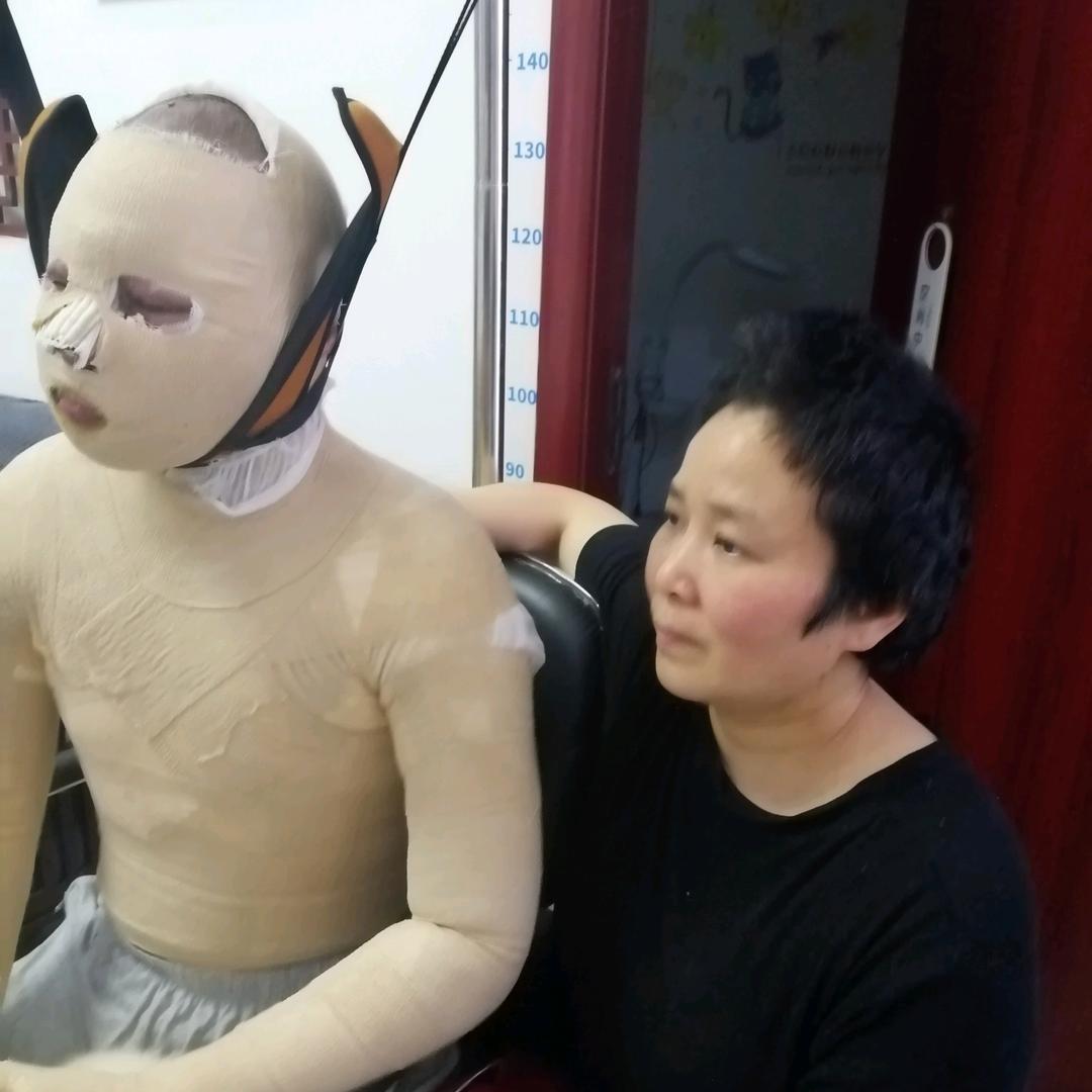 杜均浩妈妈