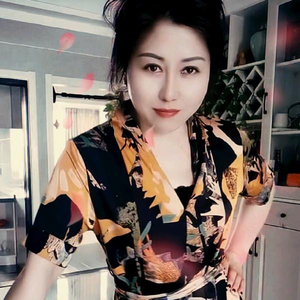 楚楚（楚楚动人)