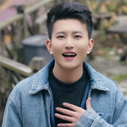 苏潇潇（小迷妹）