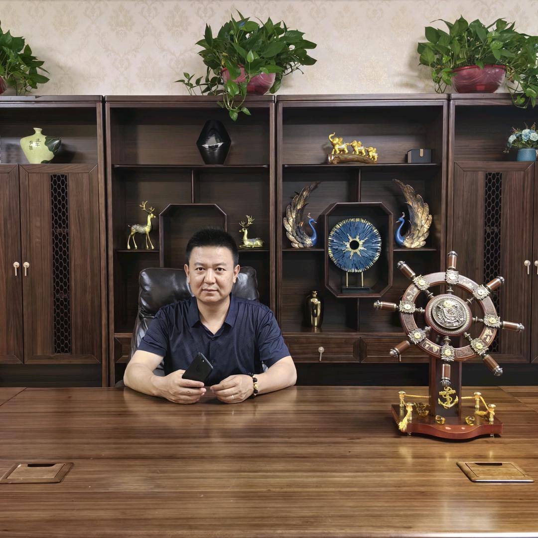 杨哥：一身正气