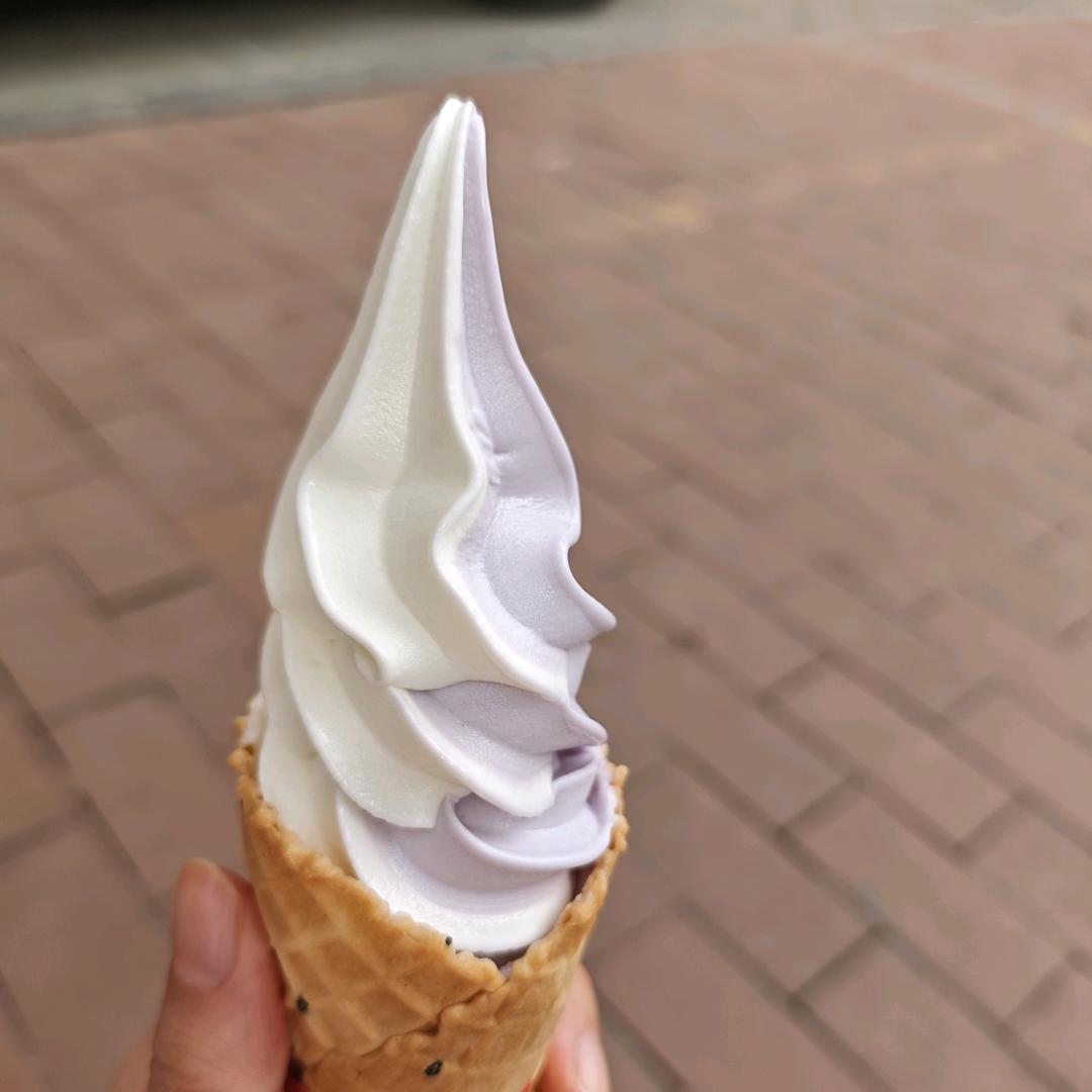 冰淇淋