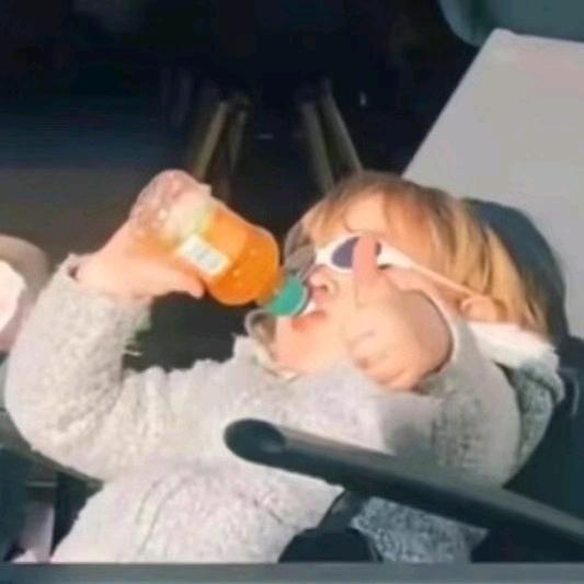 🌈是菲菲吖🌈*