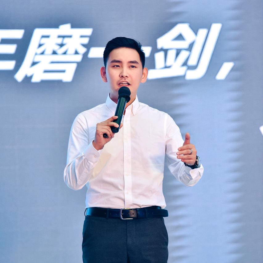 鞋服业绩倍增-张三丰