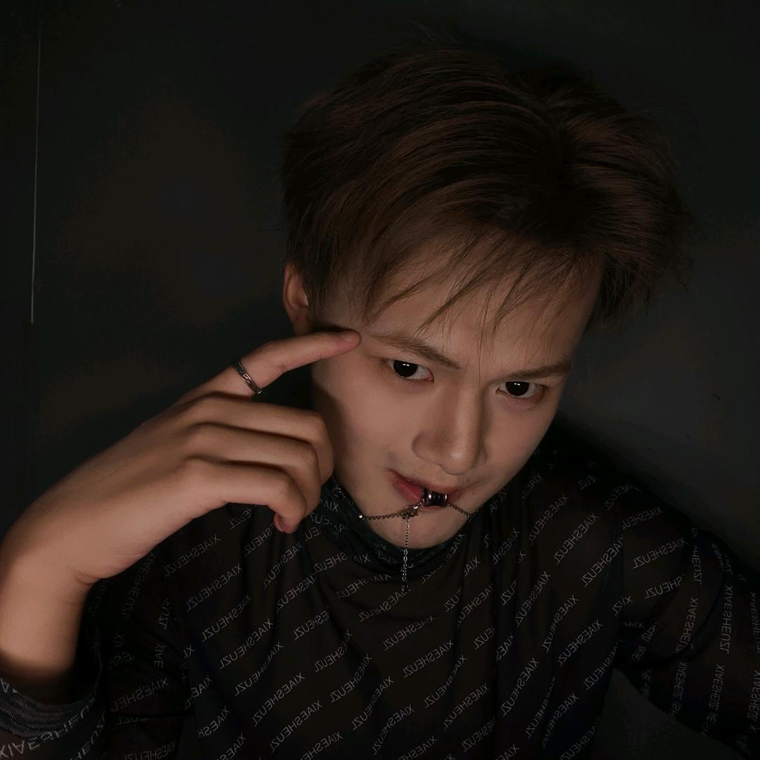 铜仁发型设计师·潮暮