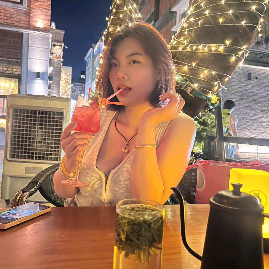 爱吃的小雨