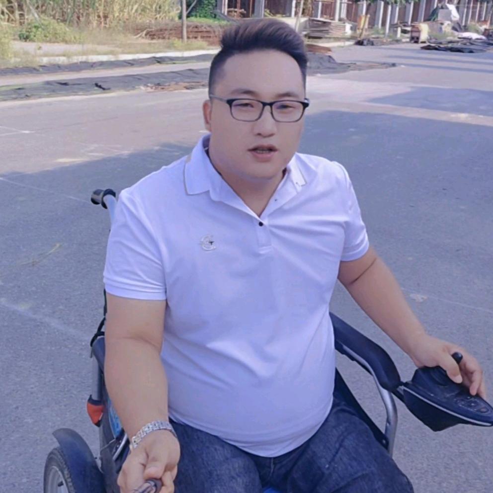 河南上蔡截瘫男孩♿刘更臣