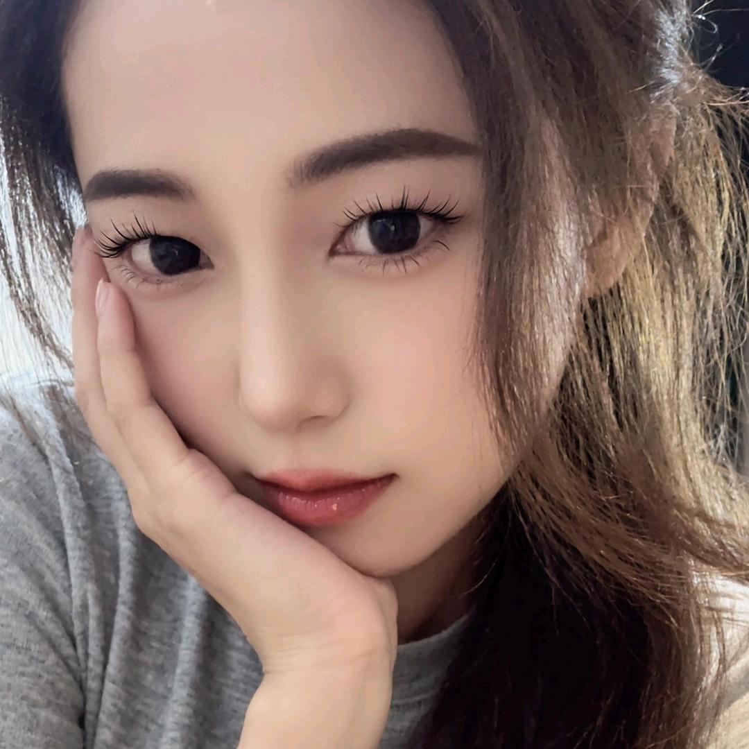 红唇