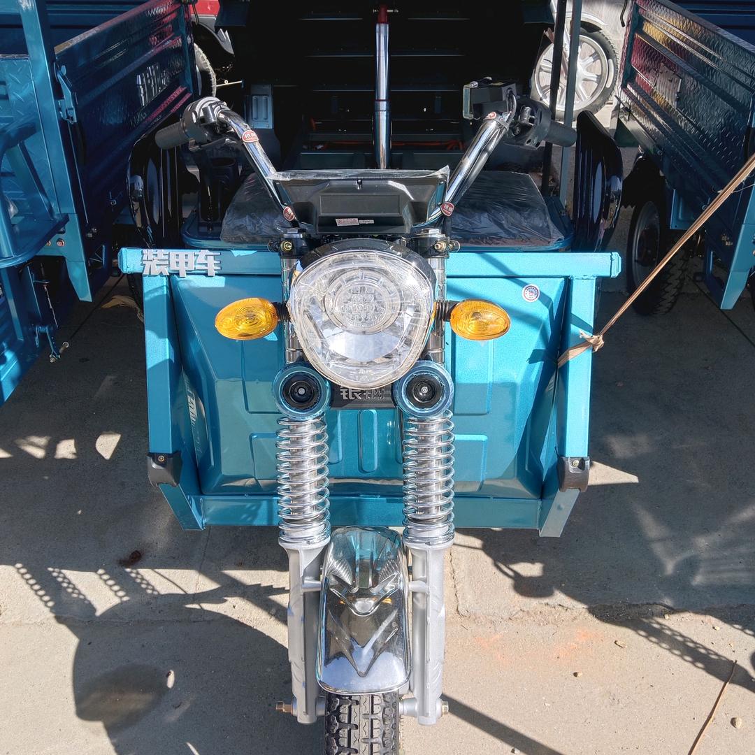 银钢国彪电动三轮车李尚强