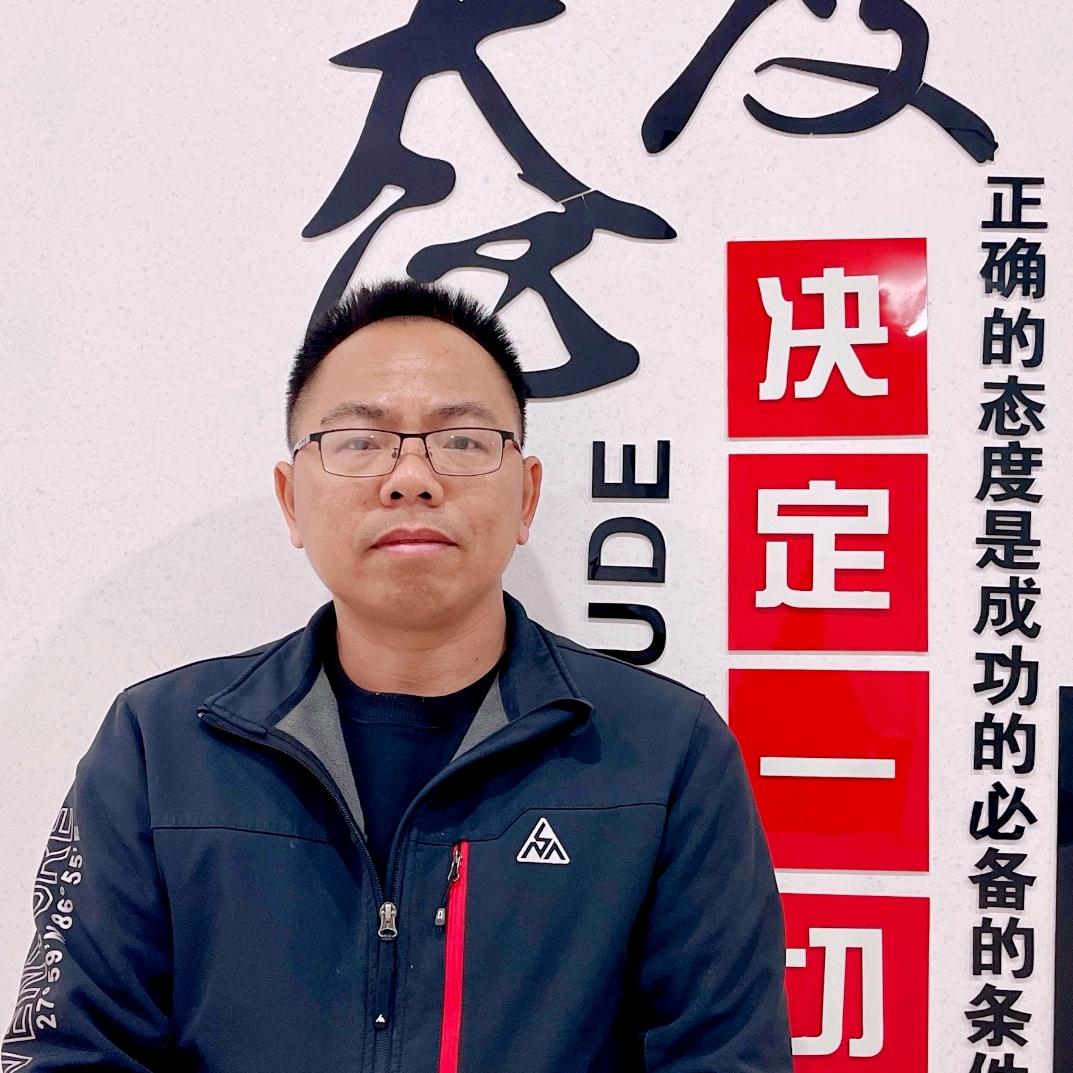 南宁旧墙翻新的老潘
