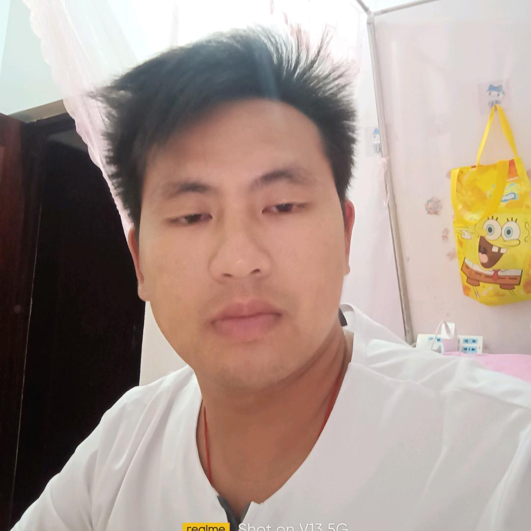渝梁 小张