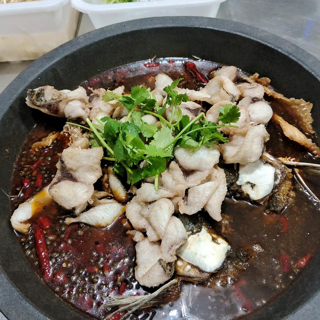 仲村重庆石锅鱼筋头巴脑