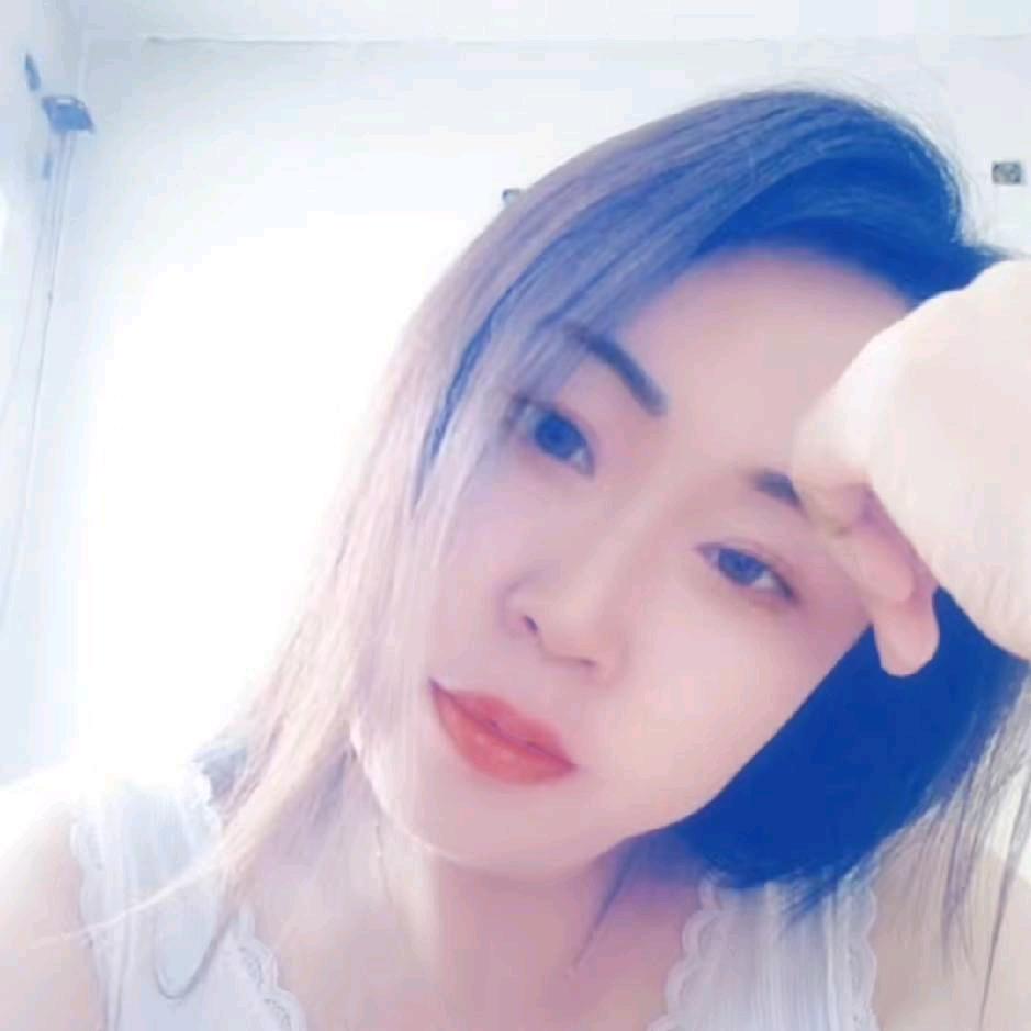 微笑遮住眼泪