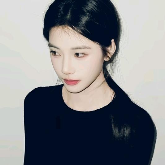 Yu洁.