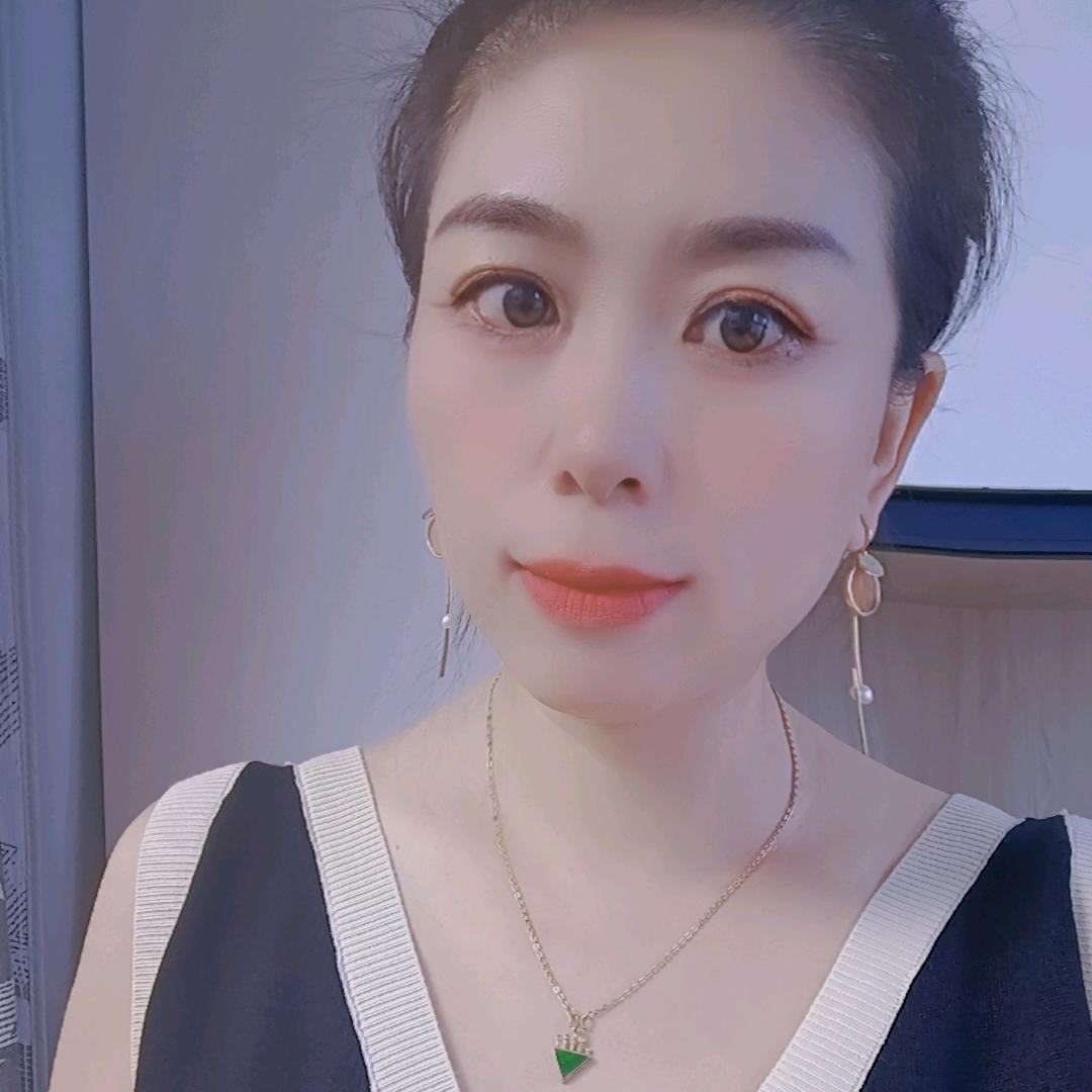 爱笑的女孩