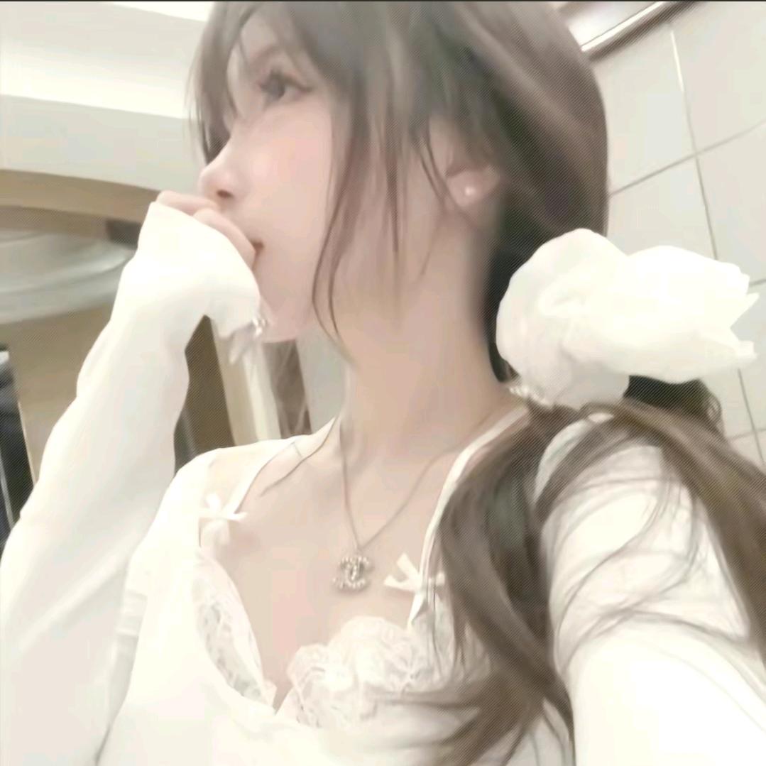 没实力.欣然👑