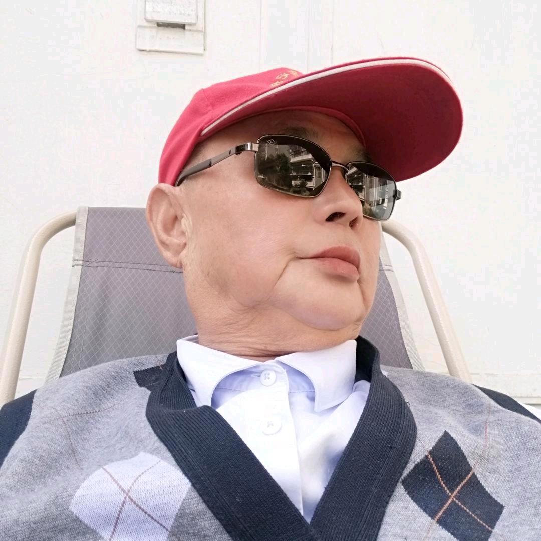 老槐树。