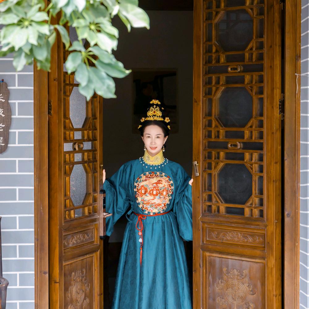 金玉良缘婚礼  .婚纱礼服