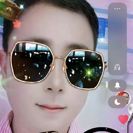 开心沈哥👬齐彩兰莹亮