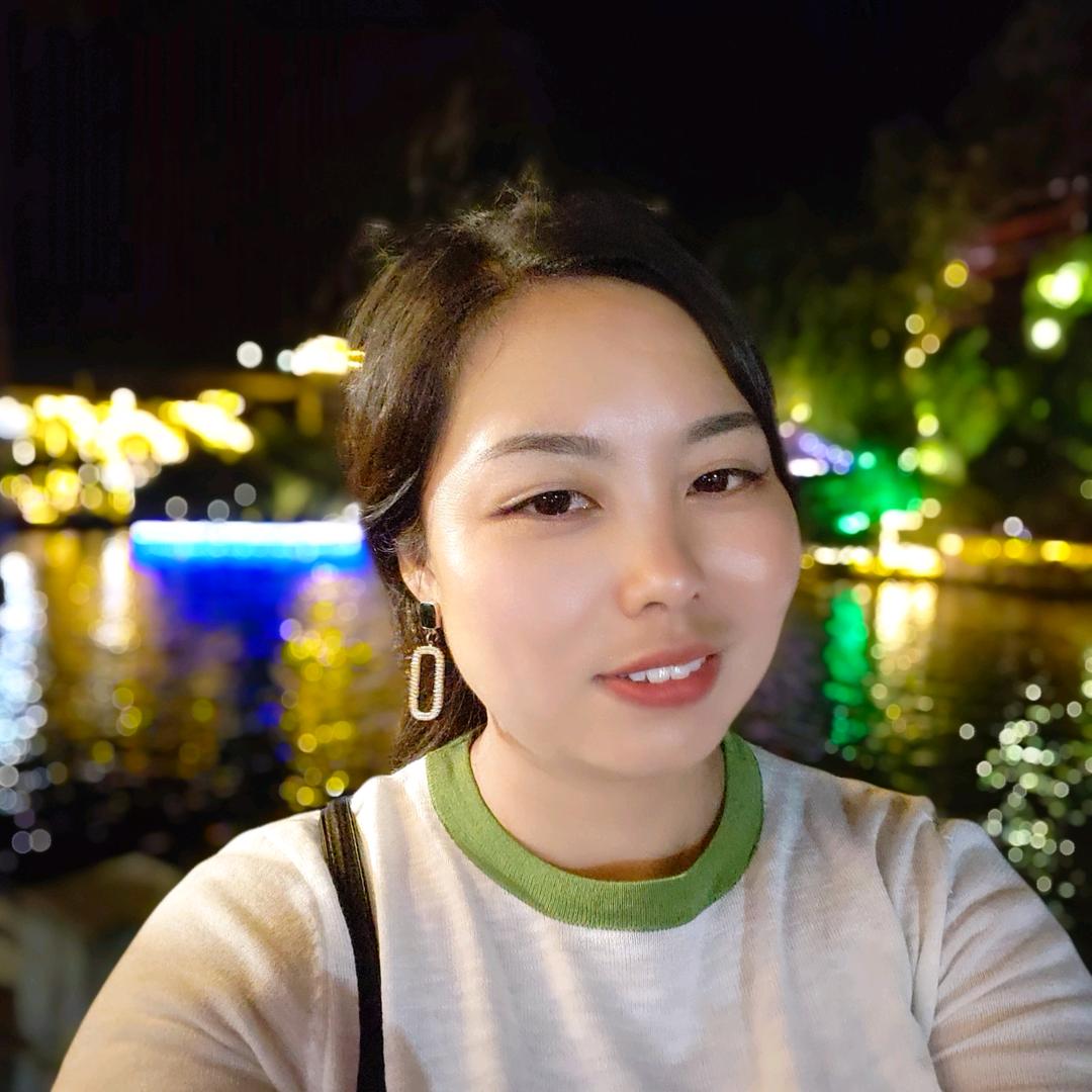 (*˘胭脂泪痕︶˘*).。.:*♡