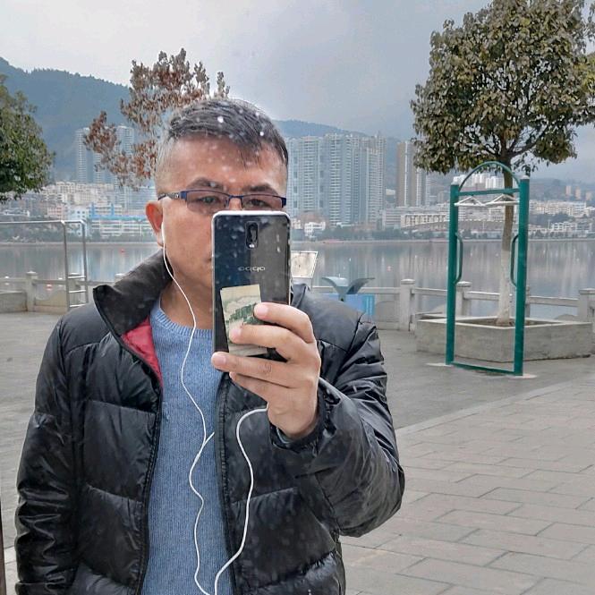 李诗文