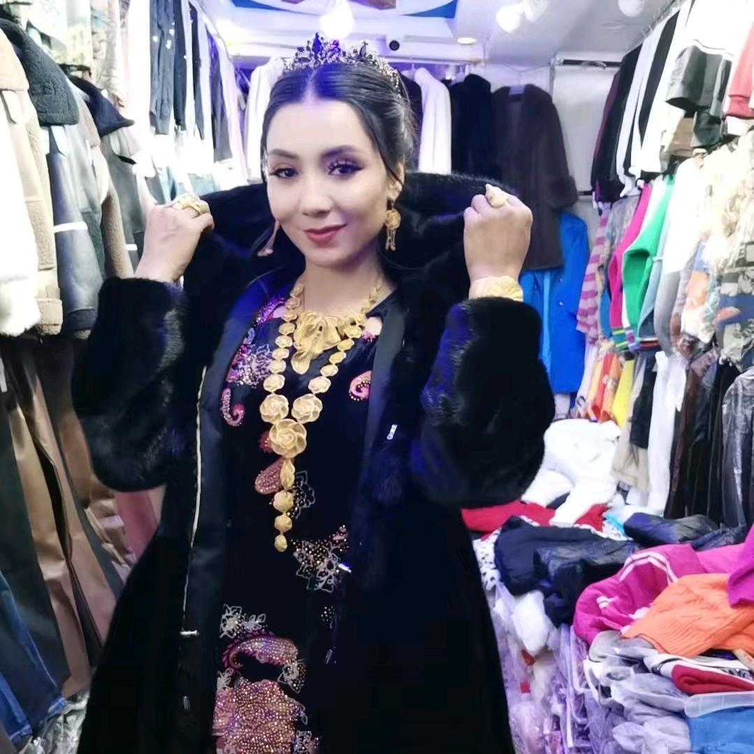 笑眯眯服装店