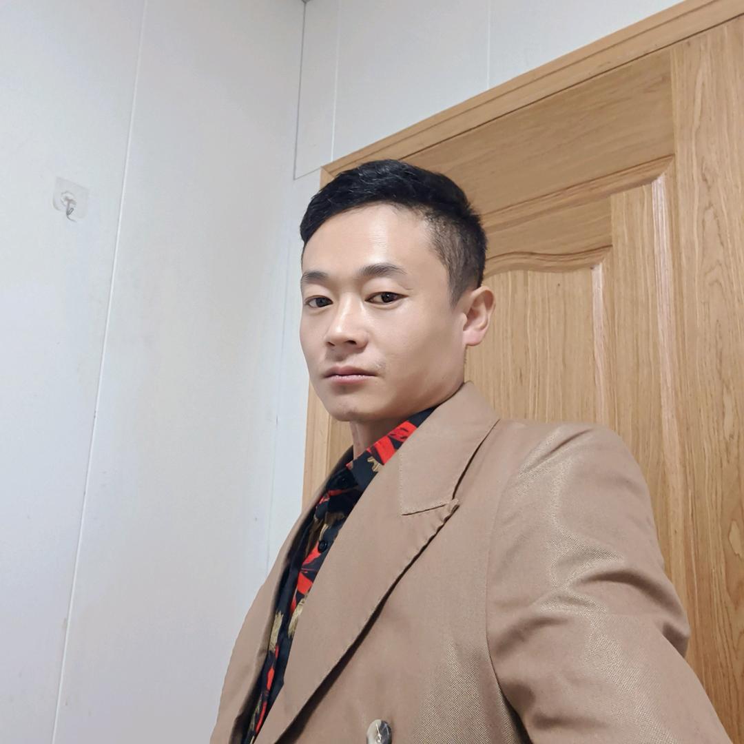 不乖不坏的小老头