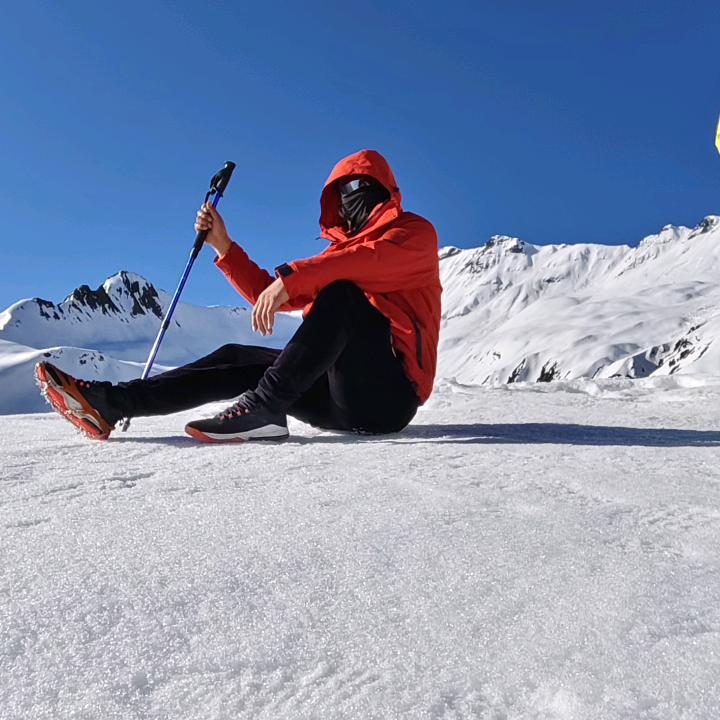 夏 武 贡 嘎  达 娃 向 导