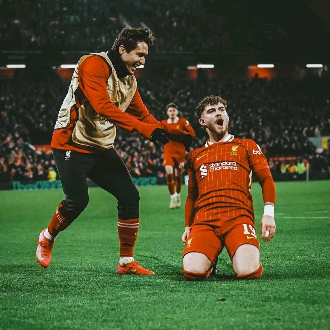 足球解说员小期