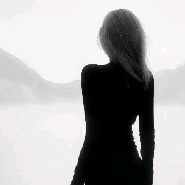 鱼^.