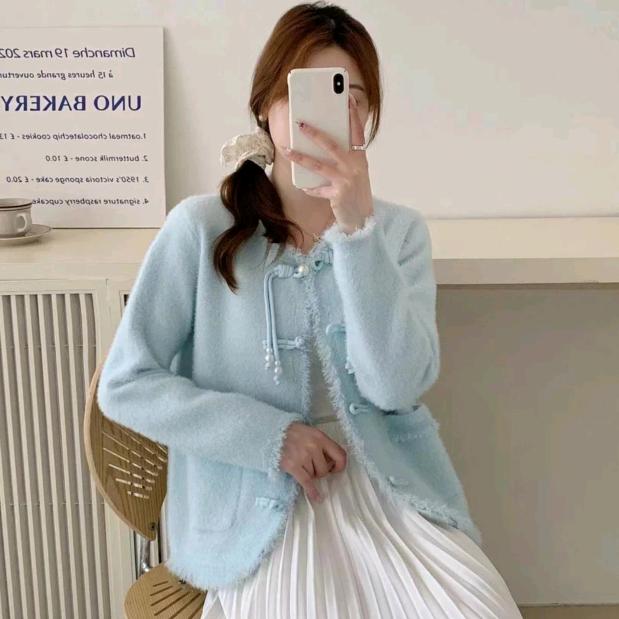 圣迎时尚女装毛衣工厂店