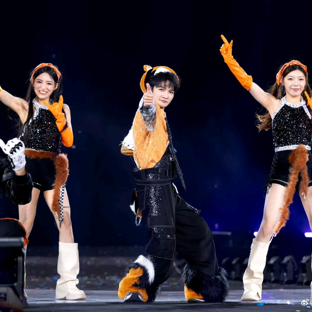 ๑浅雪落深冬ฅ