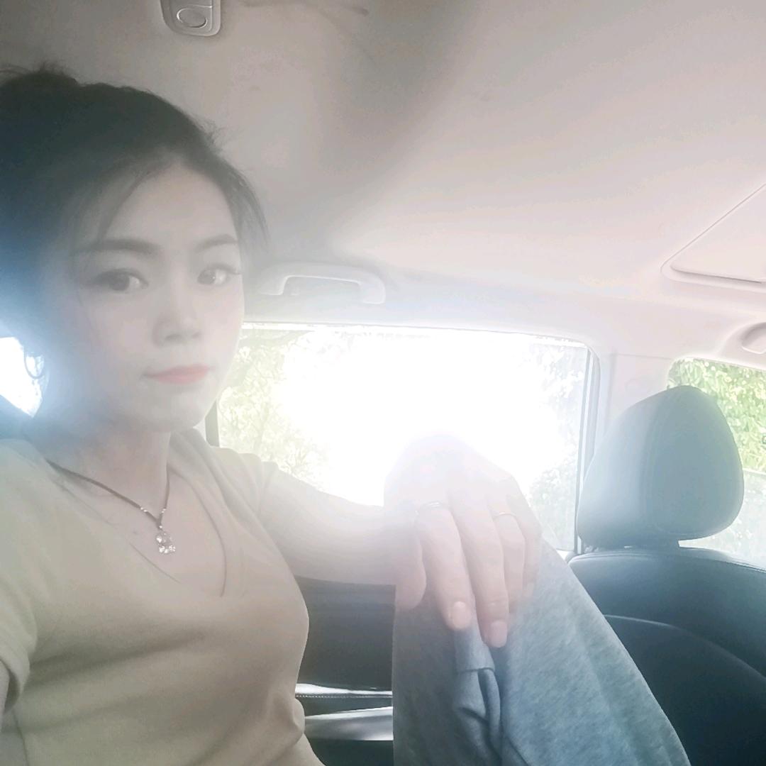 Ya ❛‿˂̵ ang: 🌺
