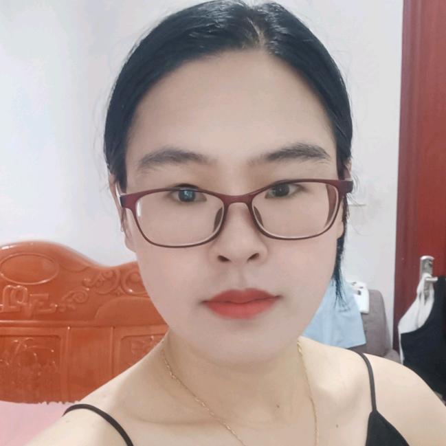 小周憨憨（眼镜妹）