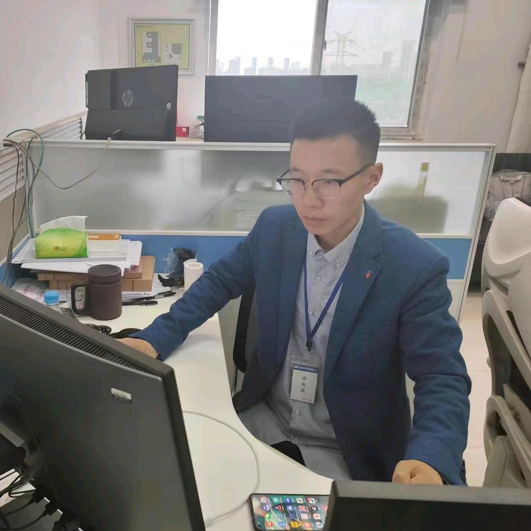 资料员小裴