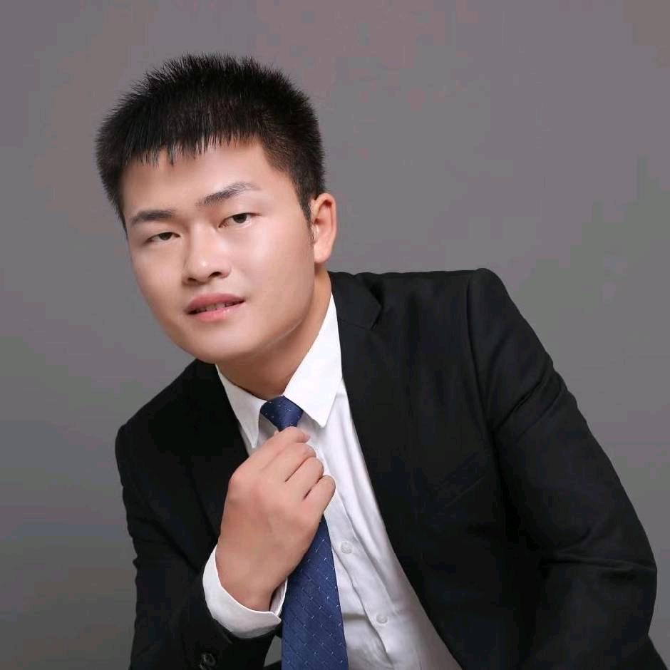 犹如草芥，又璀璨星河