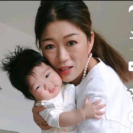 侯家三妹。