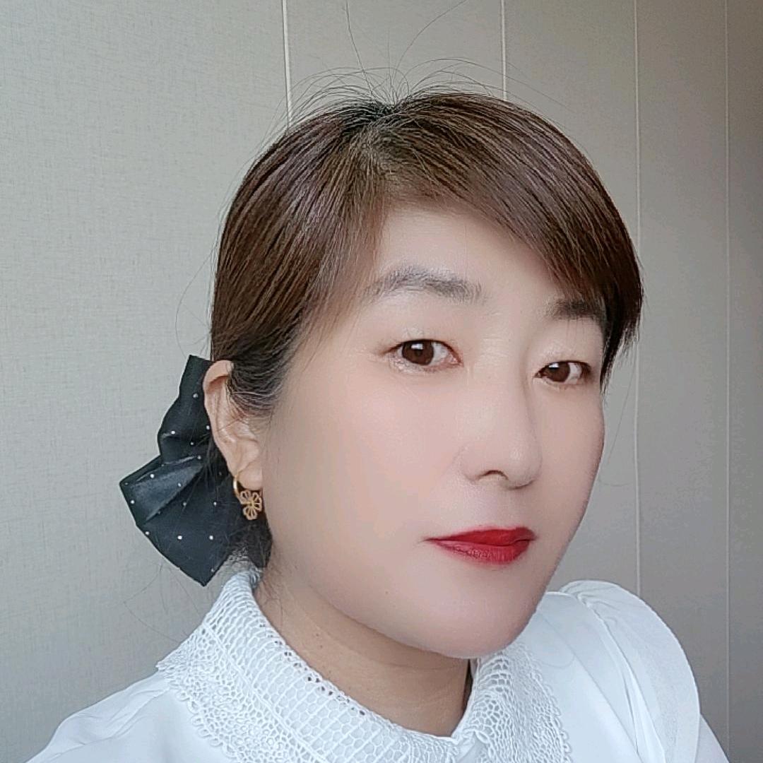 紫藤花刘大姐💐💐🌺