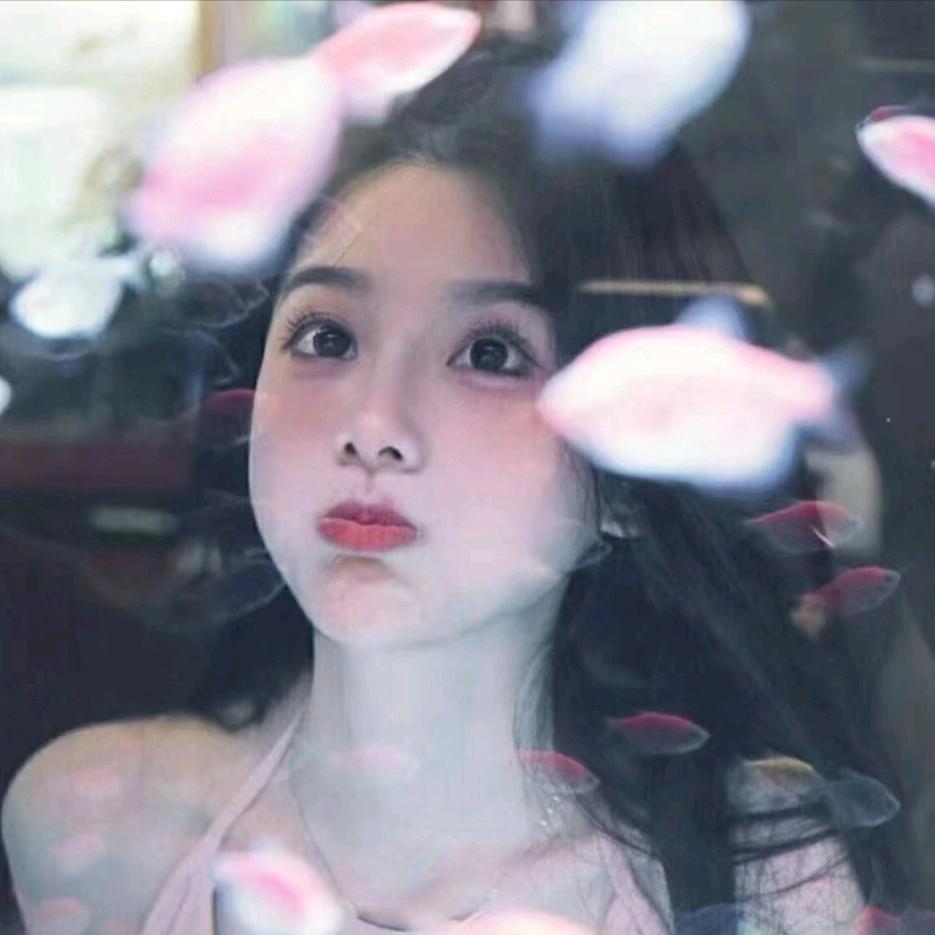 欣欣子.