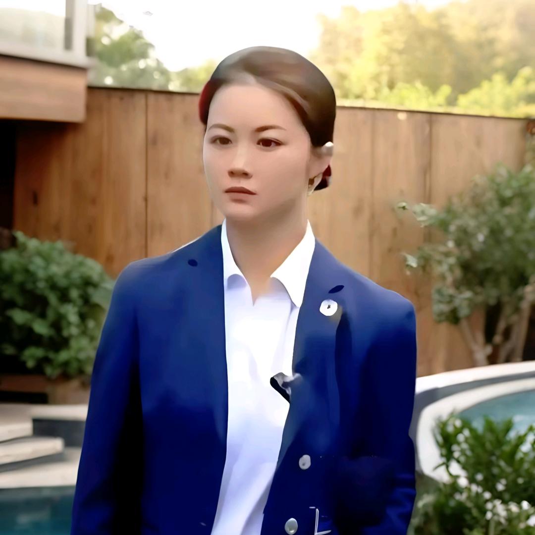 中国🇨🇳最美女保镖严月霞
