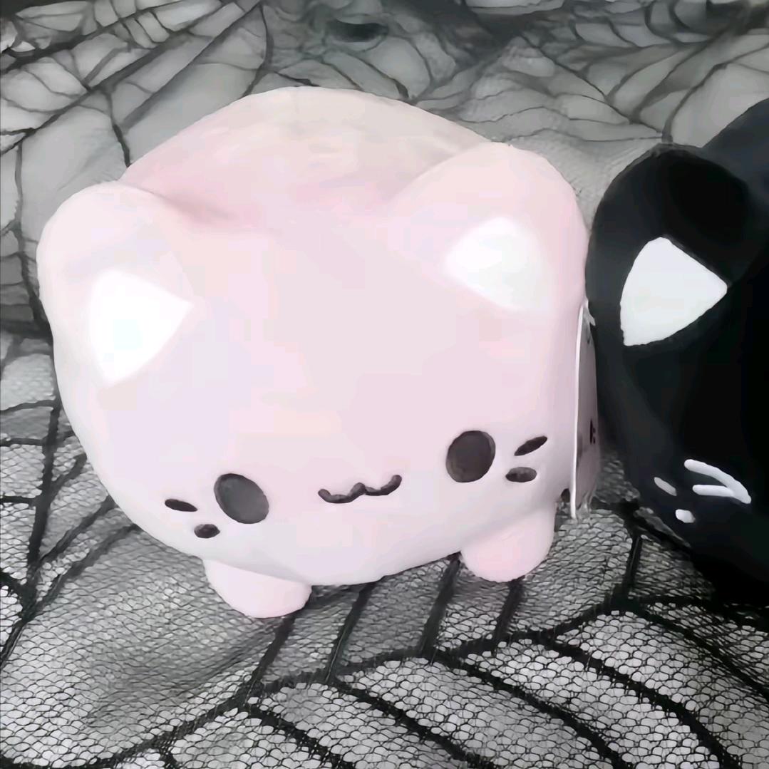 Q(☆•ω＜★)Q