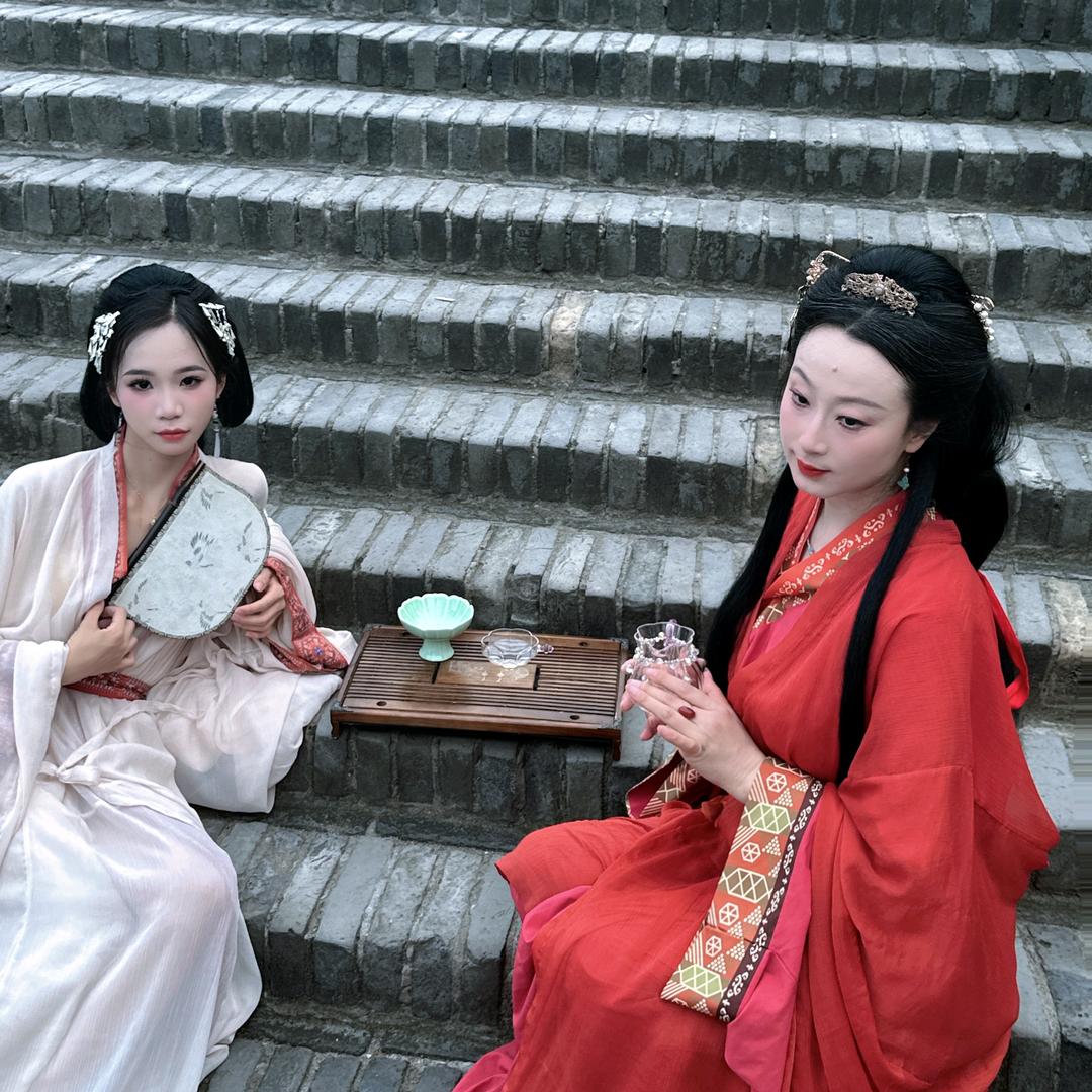 魏嘻嘻赵呱呱