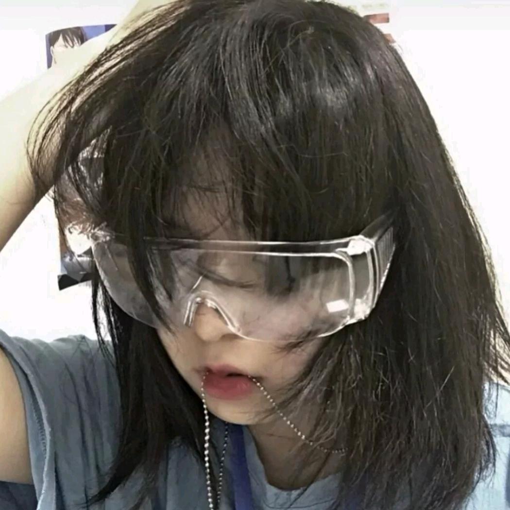 屎拉床垫子上被医院护工暴打