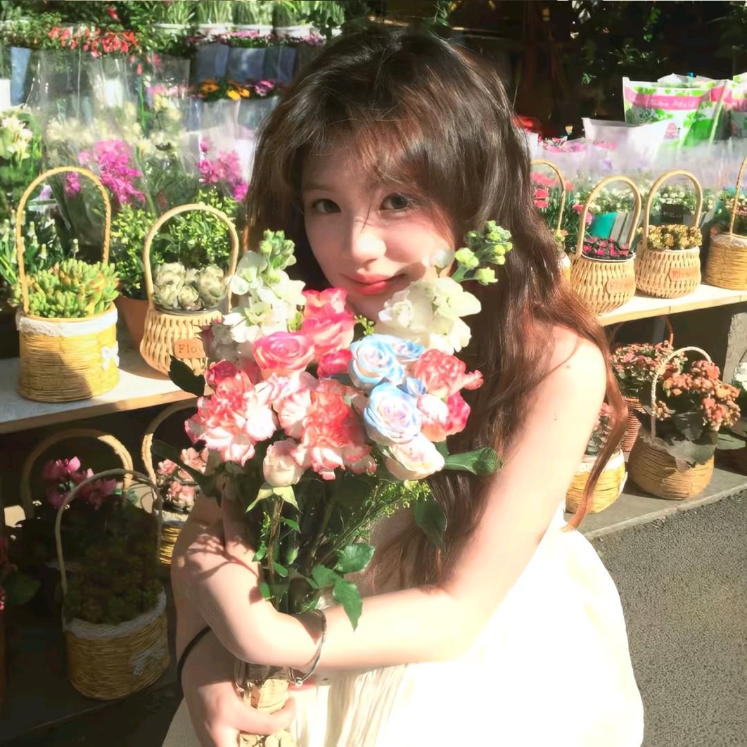 R芮芮