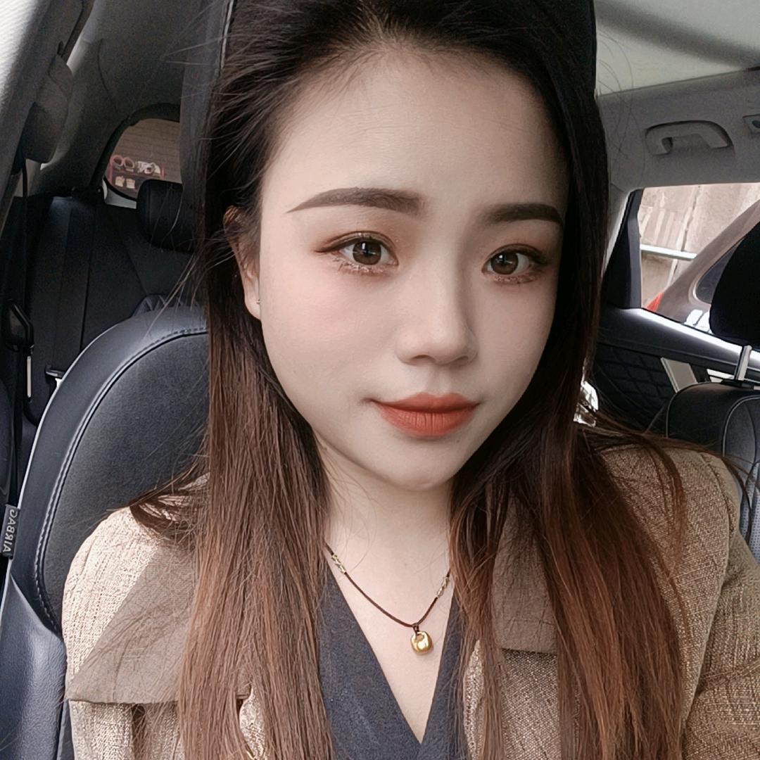 梅梅 吖✌︎ ✌︎