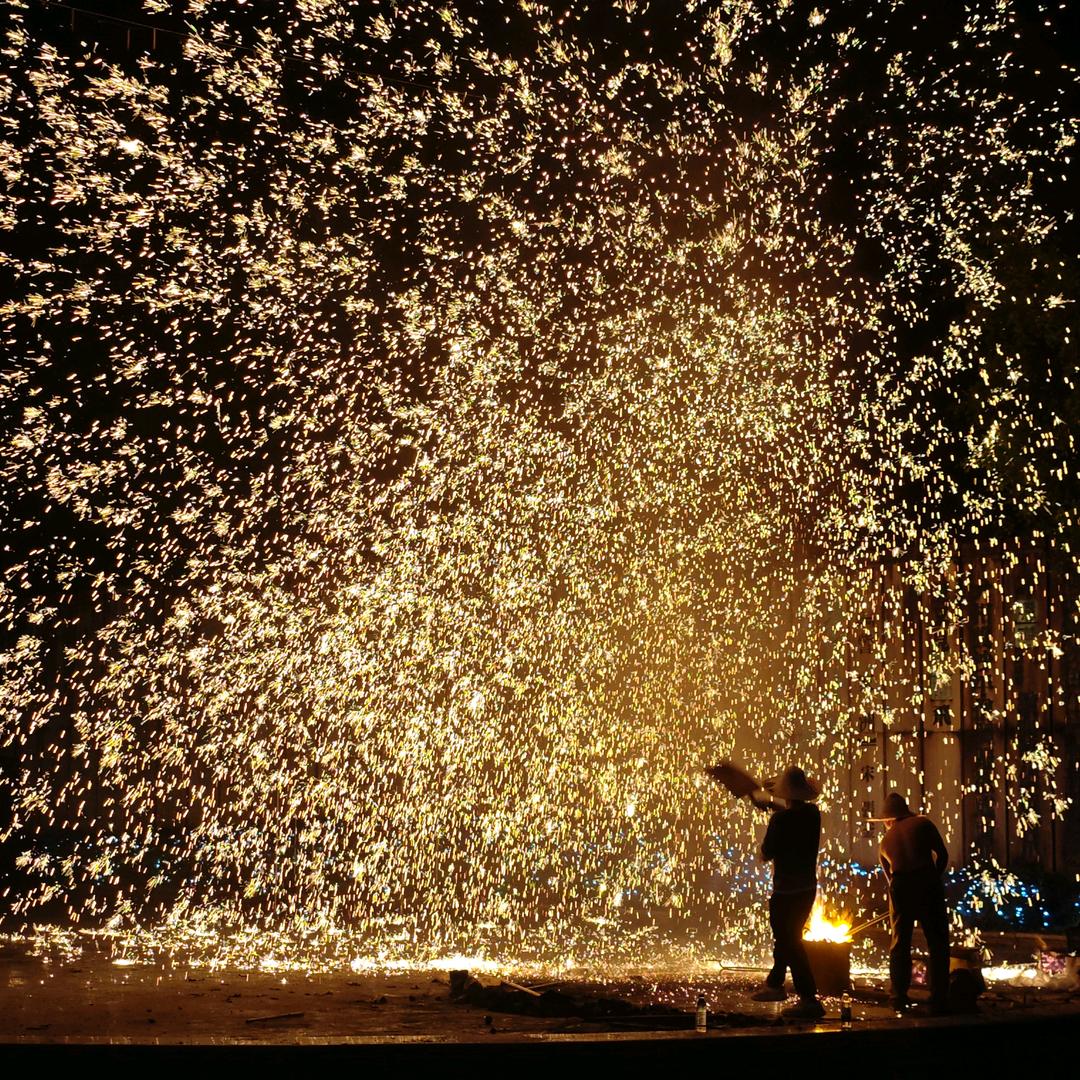 篝火晚会主持小杰（打铁花 火舞）招学员