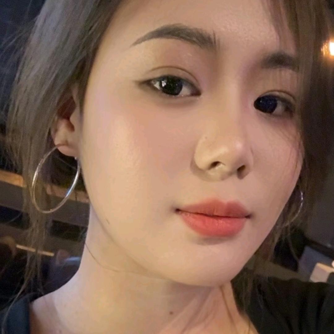 睛睛@