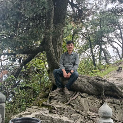 废旧金属回收，各种钢材出售。