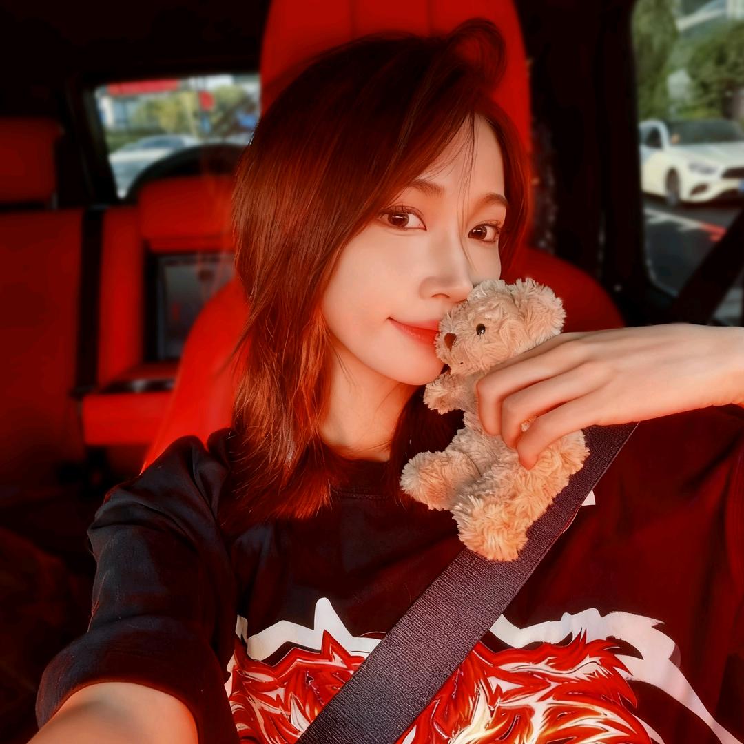 不理理（百变穿搭）