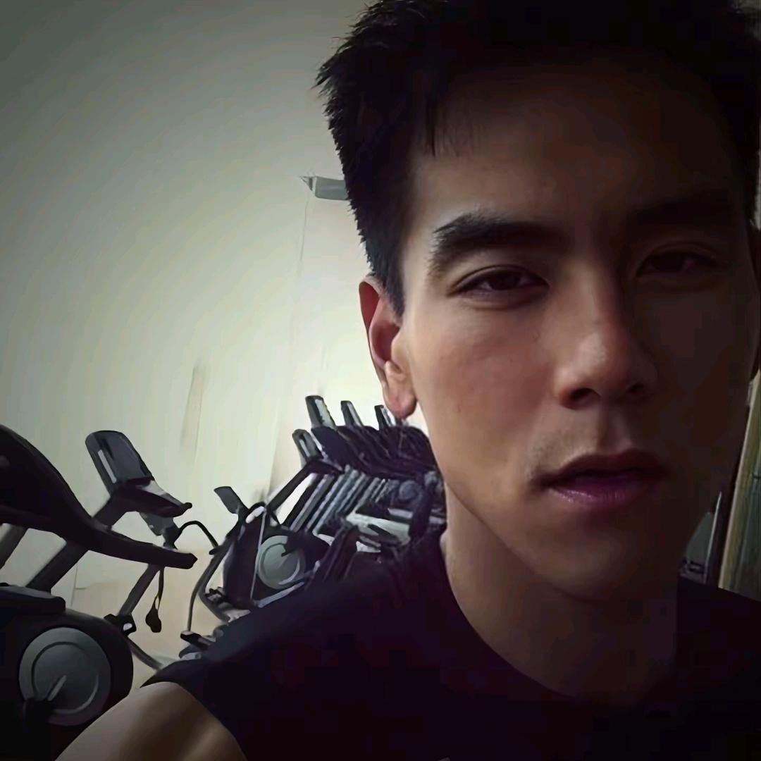 @帅死-彭于晏