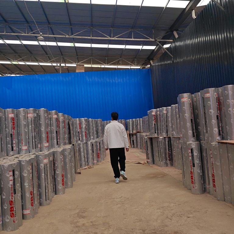 东方雨虹贵州仓（谢乾辉）